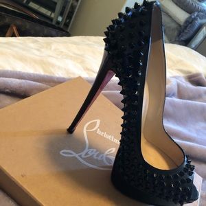 Christian Louboutin Shoes size 41